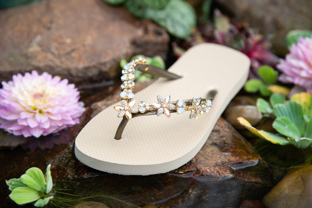 Chanclas by Simone Herrera "Valerie" beige/Full Diamond